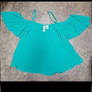 Guazy lightweight green off the shoulder flutter sleeves Size medium